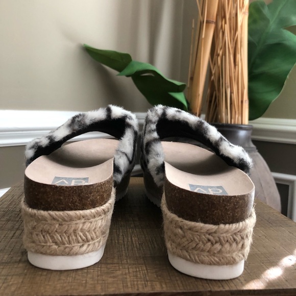DV leopard prints Platform sandals